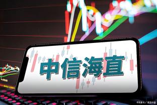 攻守兼备！小贾巴里-史密斯半场6中4贡献13分2断1帽 正负值+10